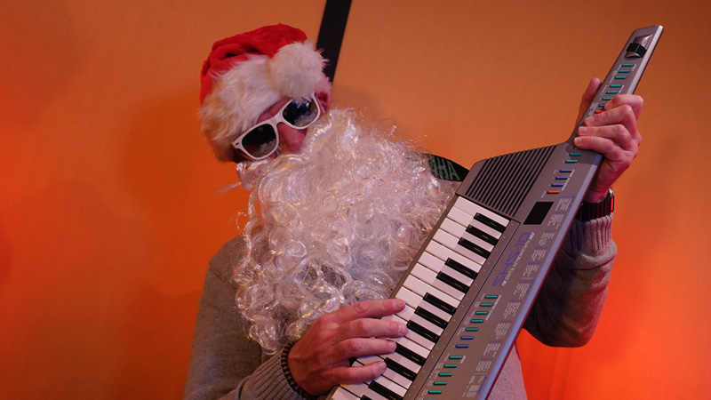 xmas_slides9_800x450 Weihnachtsfeier im Tonstudio Köln – Songaufnahme im Studio